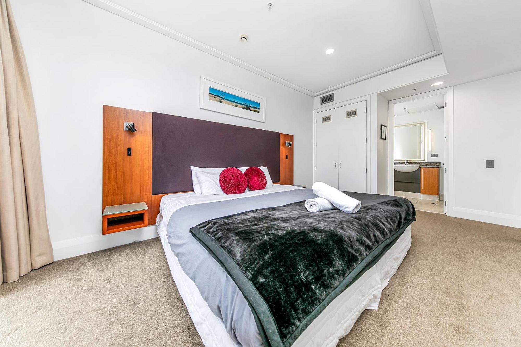 Sophisticated Spacious Apt W Stunning Harbour View Auckland Exterior photo